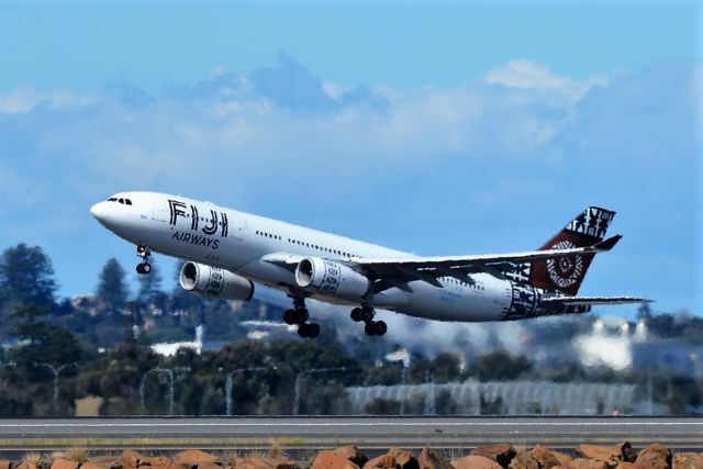 Airbus A330-300 (DQ-FJT) - DQ-FJT Fiji Airways Airbus A330-243  27 / 08 / 2017