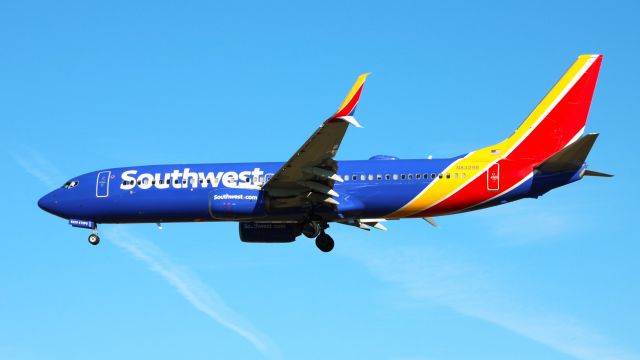 Boeing 737-800 (N8329B) - Arriving as WN2905 from BOS