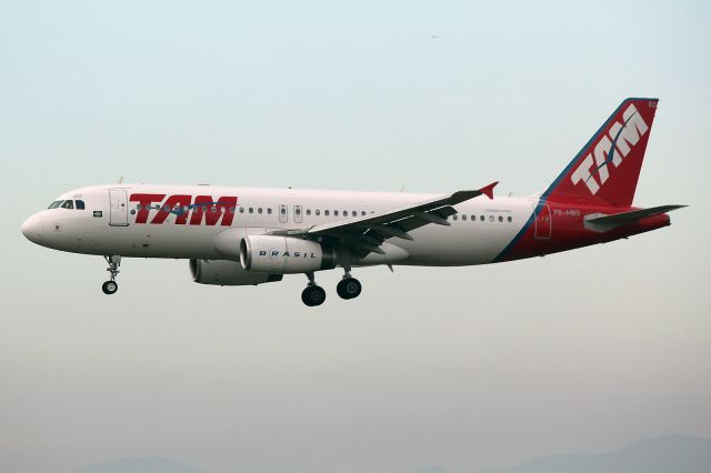 Airbus A320 (PR-MBO)