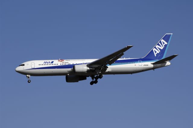 BOEING 767-300 (JA610A) - Final Approach to NRT Airport Runway 34L on 2011/12/31 Japan Endless Discovery