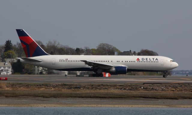 BOEING 767-300 (N129DL)