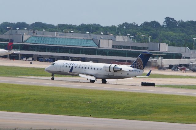 Canadair Regional Jet CRJ-200 (N975SW)