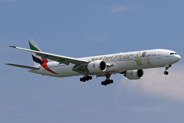 BOEING 777-300 (A6-ECE) - "Years of Zayed 2018" livery