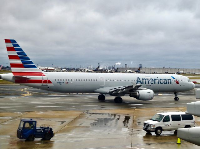 Airbus A321 (N189UW)