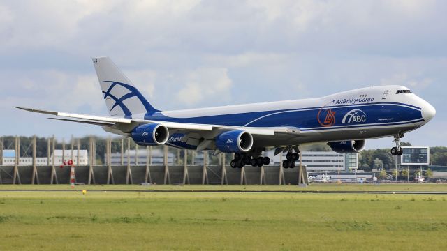 BOEING 747-8 (VQ-BLQ)