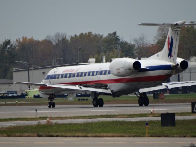 Embraer ERJ-145 (N632AE)