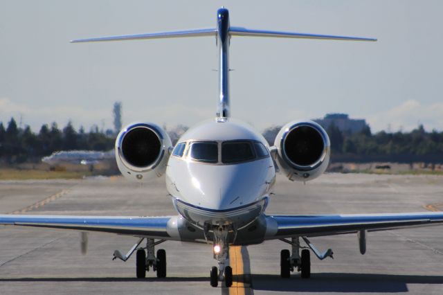 Bombardier Challenger 300 (N406CL)