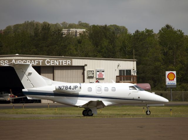 Embraer Phenom 100 (N784JP) - Taxi out for departure runway 26. The aircraft is managed by CFM Corporate Flight Management a rel=nofollow href=http://www.flycfm.comwww.flycfm.com/a