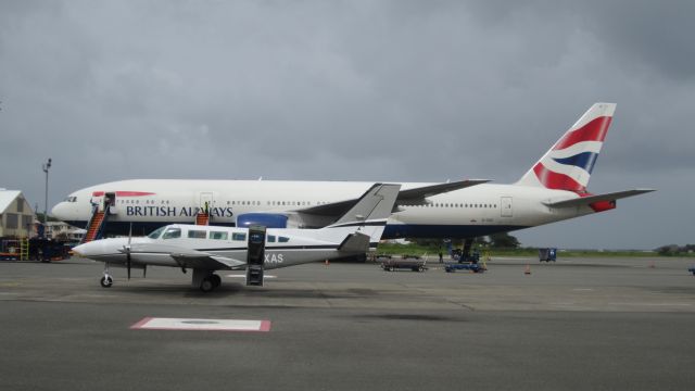 BOEING 777-200LR (G-VIIV)
