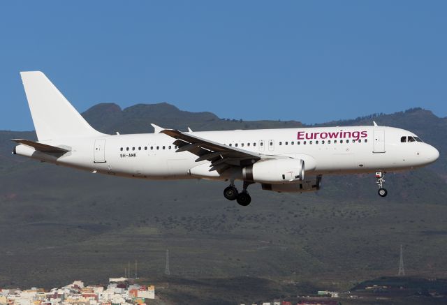 Airbus A320 (9H-AMK)