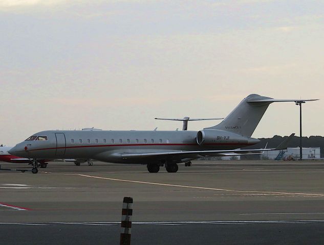 Bombardier Global Express (9H-VJI) - I took this picture on Apr 07, 2018.