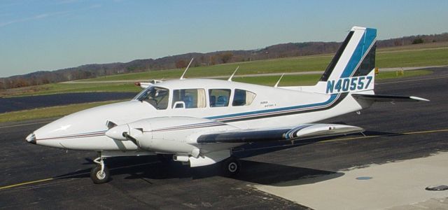 Piper Aztec (N40557)