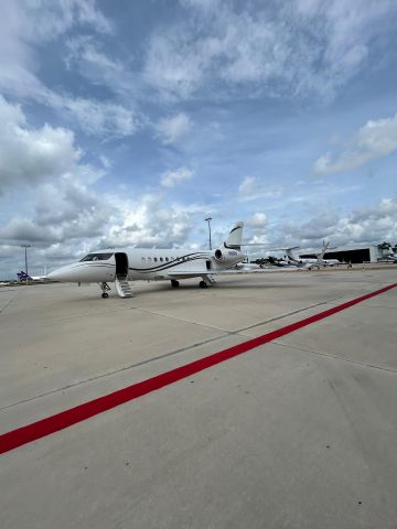 Dassault Falcon 2000 (N95RS)