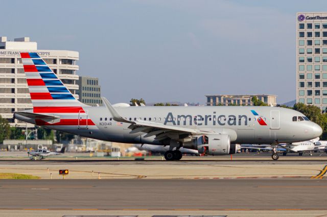 Airbus A319 (N3014R)