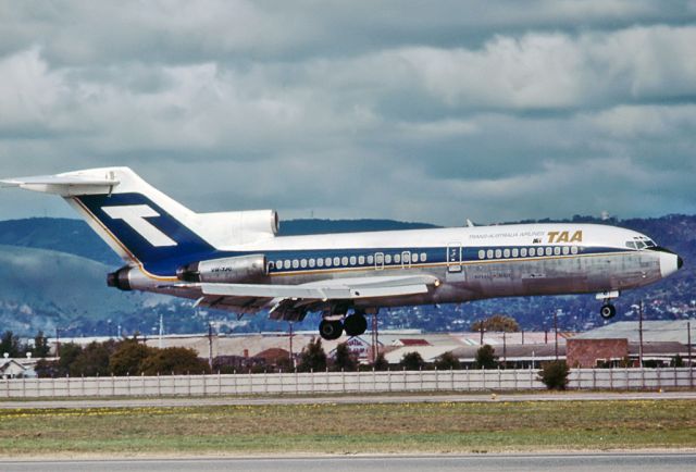 VH-TJC — - TRANS AUSTRALIAN AIRLINES (TAA) - BOEING 727-76 - REG : VH-TJC (CN 18843/170) - ADELAIDE INTERNATIONAL AIRPORT SA. AUSTRALIA - YPAD (19/9/1976)