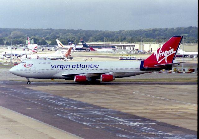 Boeing 747-200 (G-VSSS) - Date 30/09/00 c/n 22724