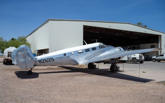 Beechcraft 18 (N2625)