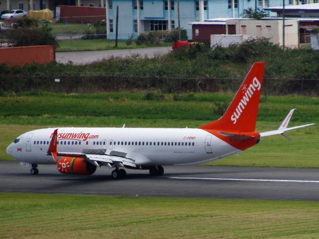 Boeing 737-800 (C-FPRP)