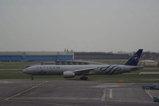 Boeing 777-200 (PH-BVD) - KLM B777-306ER cn35979 Livery Skyteam 2jan19