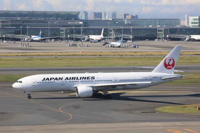 Boeing 777-200 (JA8977)