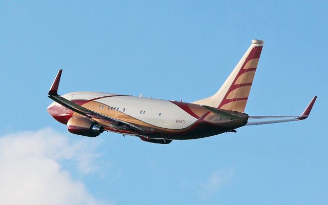 Boeing 737-700 (N888TY) - ty air b737-7ah bbj n888ty dep shannon 14/2/17.