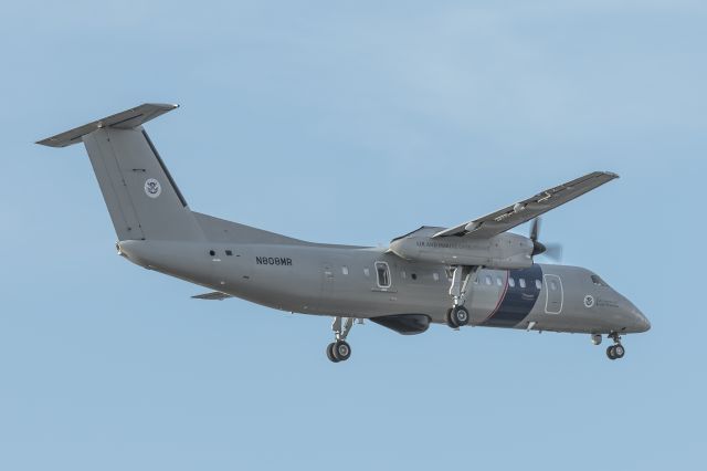 de Havilland Dash 8-300 (N808MR)