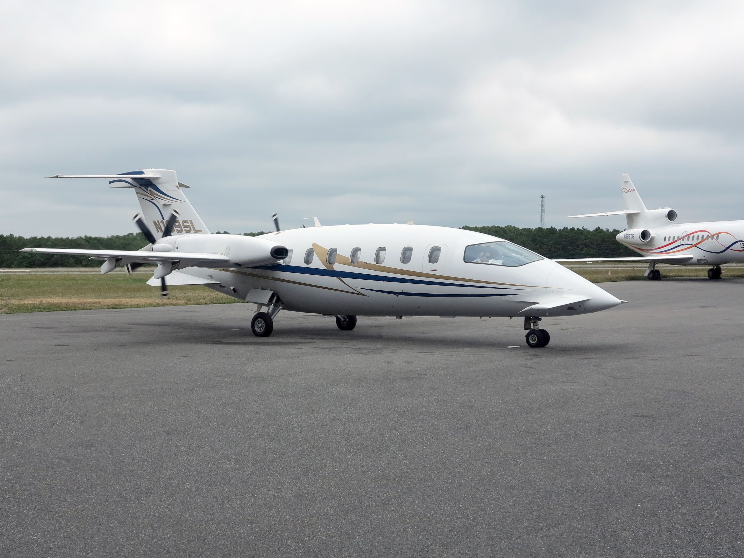 Piaggio P.180 Avanti (N109SL) - Jet speeds with turboprop fuel flows.