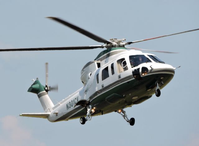 Sikorsky S-76 (N301CV) - A 2007 Sikorsky Helo on arrival, summer 2019.