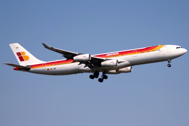 Airbus A330-300 (EC-IDF)