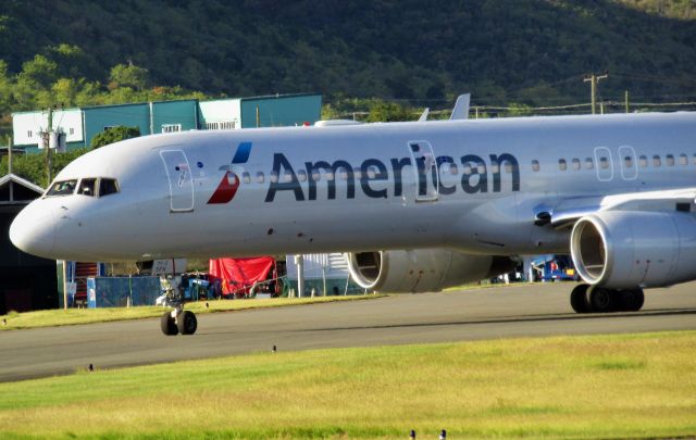 Boeing 757-200 (N190AA)