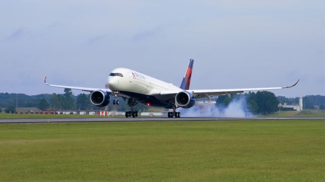 Airbus A350-900 (N502DN) - Delta A350-941 N502DN on its first group of touch and gos in Huntsville on 9/2/17. Delivered TLS-ATL 9/1/17