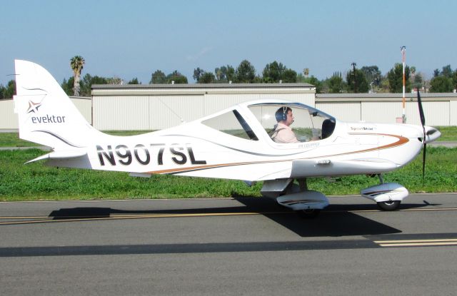 REARWIN Sportster (N907SL) - Taxiing to RWY 24