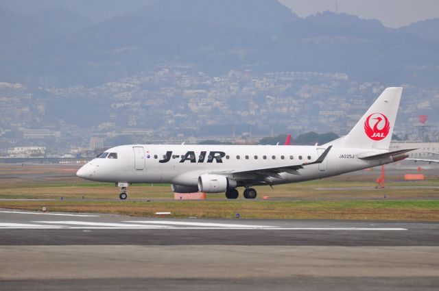 Embraer 170/175 (JA225J)