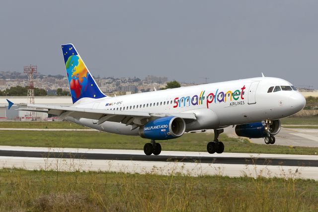 Airbus A320 (YL-SPC)