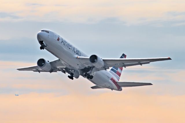 BOEING 767-300 —