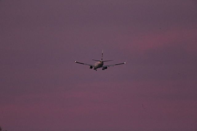 Boeing 737-800 (N528AS)