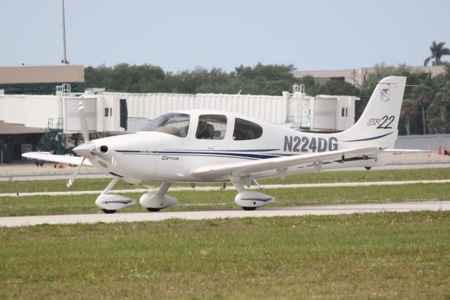 Cirrus SR-22 (N224DG)