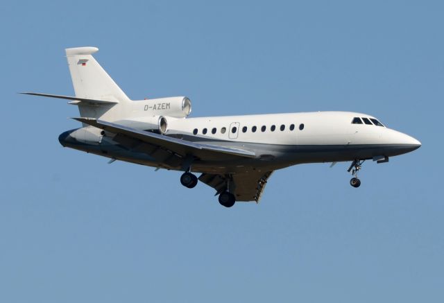 Dassault Falcon 900 (D-AZEM)