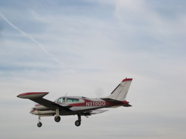 Cessna 310 (N310GG)