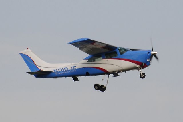 Cessna Centurion (N210JK) - Seen at KFDK on 7/19/2009.