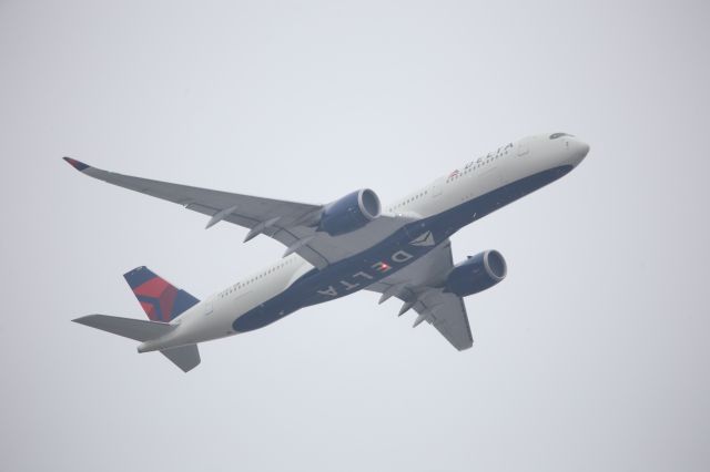 Airbus A350-900 (N575DZ)