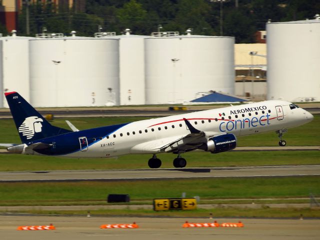 Embraer ERJ-190 (XA-ACC)