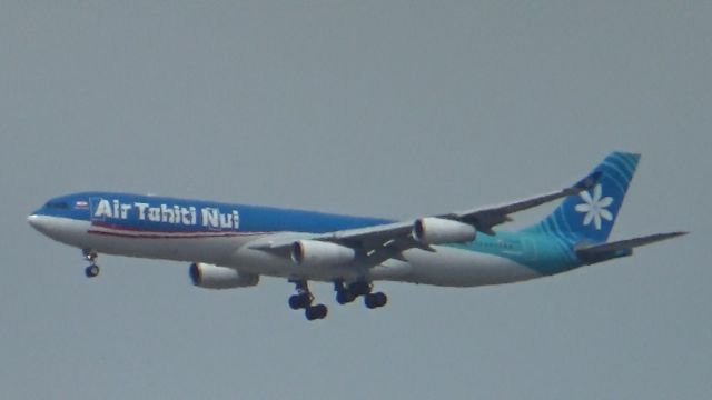 Airbus A340-300 (F-OLOV) - What a Beauty!! My favorite plane comes in to land on Runway 24R