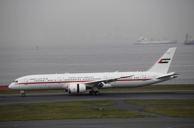 Boeing 787-9 Dreamliner (A6-PFE) - Landing at Tokyo-Haneda Intl Airport R/W34R on 2017/04/21