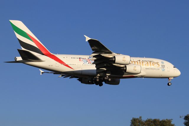 Airbus A380-800 (A6-EET)