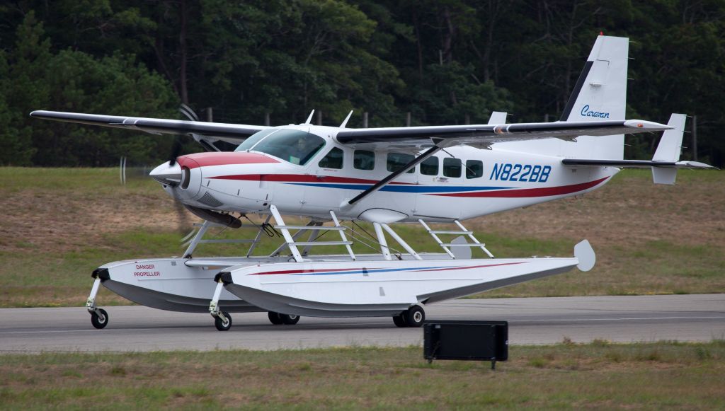 Cessna Caravan (N822BB) - Rollout after a perfect landing on RW10.