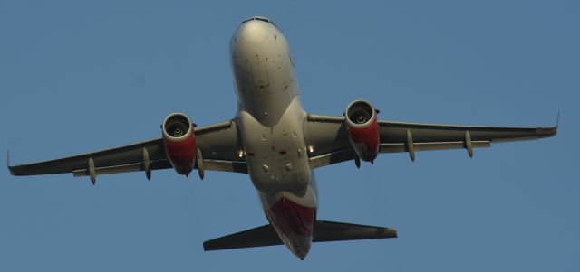 Airbus A319 (N703AV)