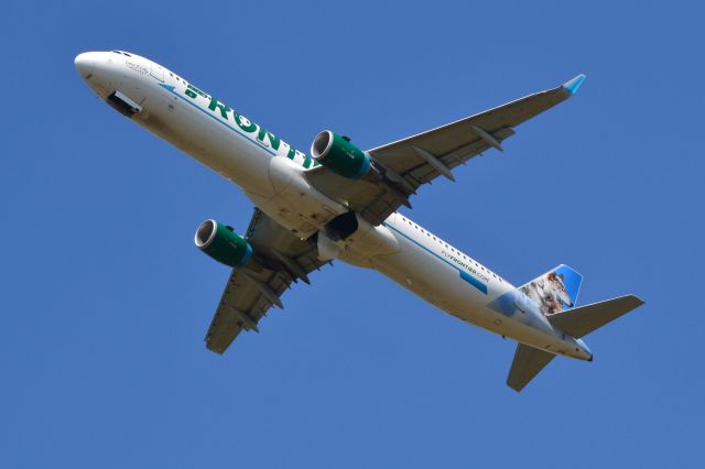 Airbus A321 (N717FR) - "Luna & Lilly the Wolves" departing KCLT - 9/1/18