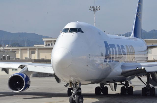 Boeing 747-400 (N446MC)