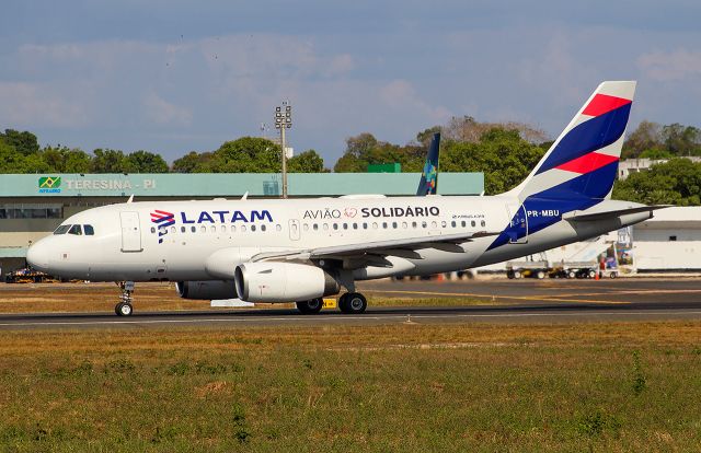 Airbus A319 (PR-MBU)